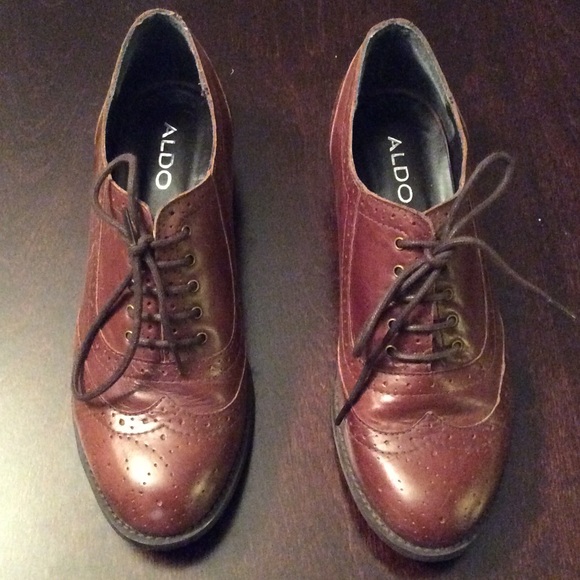 Brown/dark cognac oxfords