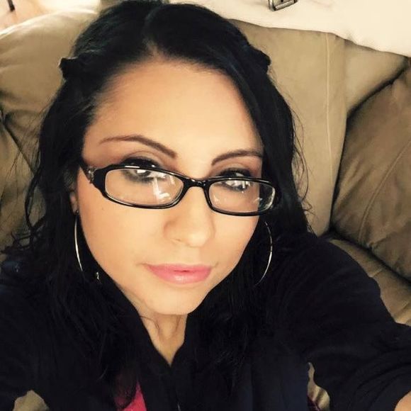 Meet your Posher, Lisa - Picture 1 of 1