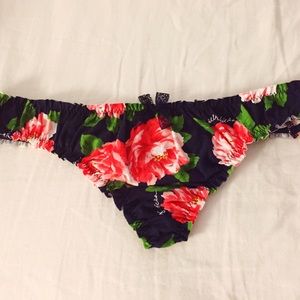 🎀Brand New Floral Gilly Hicks underwear🎀