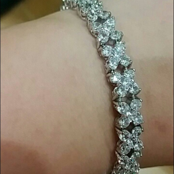 SO BEAUTIFUL! FASHION BRACELET. price firm - Picture 2 of 2