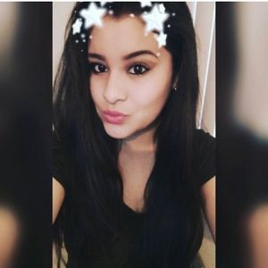 Meet your Posher, Alexia