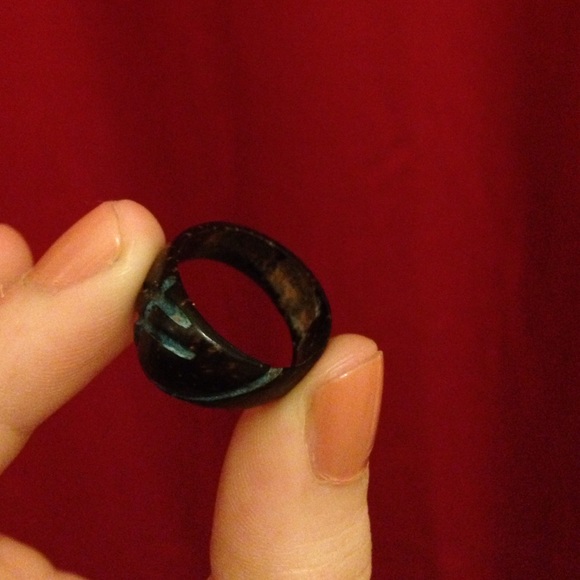 Wooden Ring With Carved Blue Inlay - Picture 4 of 4