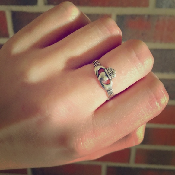 Sterling Silver Claddagh Ring