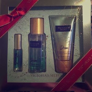 Victoria secret gift set