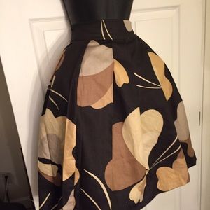 Skirt can be made in any size