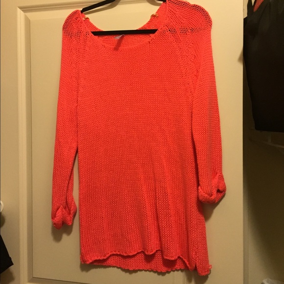 Franchescas sweater worn by Emily Maynard