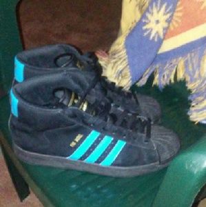 Pro model men's Adidas hightops