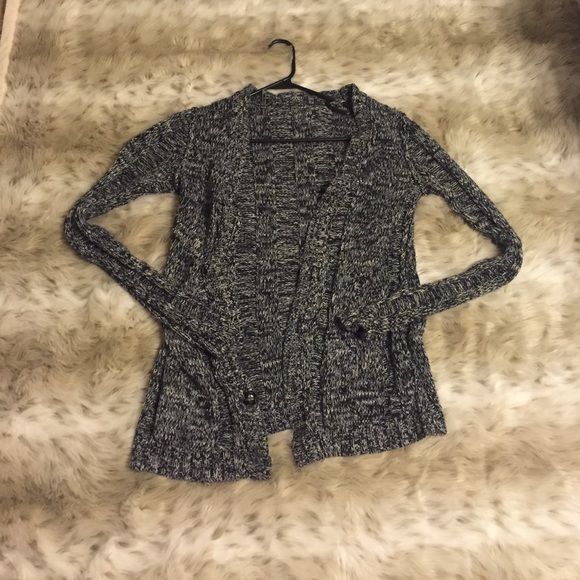 Sm Maurice's sweater - Picture 1 of 1