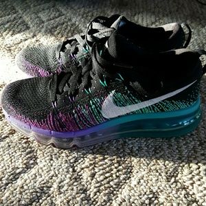 Nike fly knit max  size 6.5 perfect  condition!