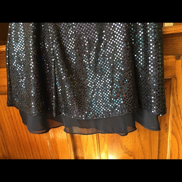 🛑NO LONGER FOR SALE🛑Blue Sequin Dress- 5•7•9 - Picture 2 of 4