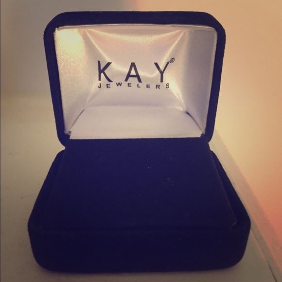 kay jewelers earring box
