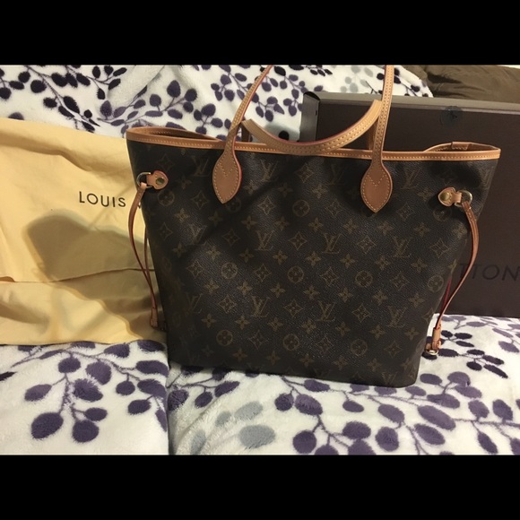 SOLD Authentic Louis Vuitton neverfull mm