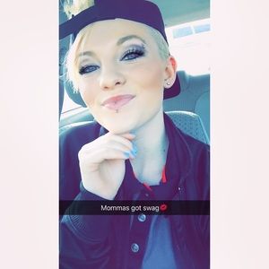 Meet your Posher, Dakota