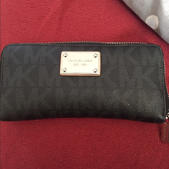Michael kors wallet