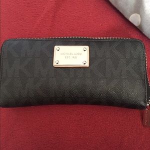 Michael kors wallet