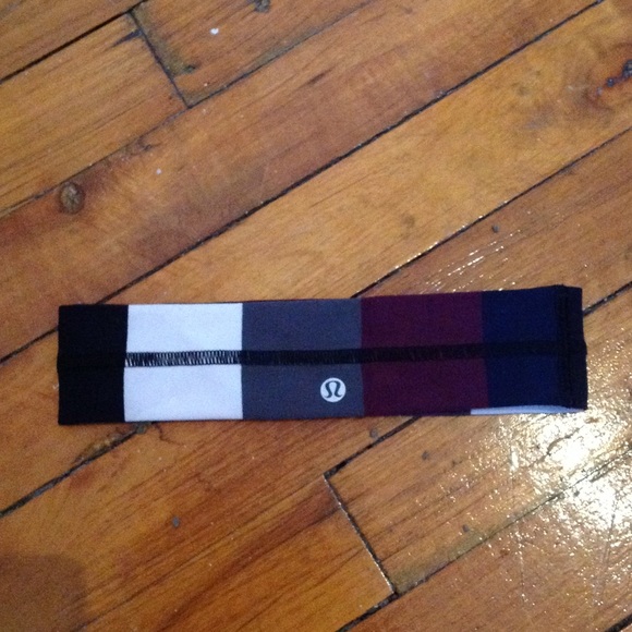 Lululemon Flyaway Tamer Headband