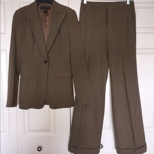 Banana Republic Pants Suit