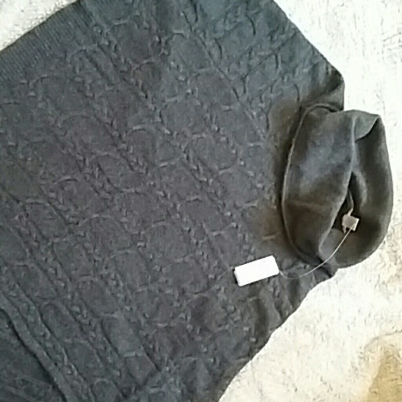 Evelyn Grace poncho