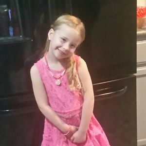 Meet your Posher, Dana