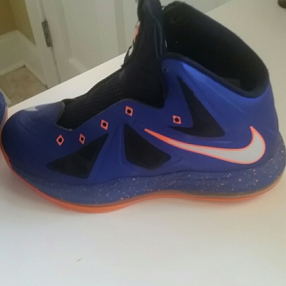 Nike Lebron James Sneaker