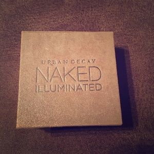 Urban Decay AURA illuminator