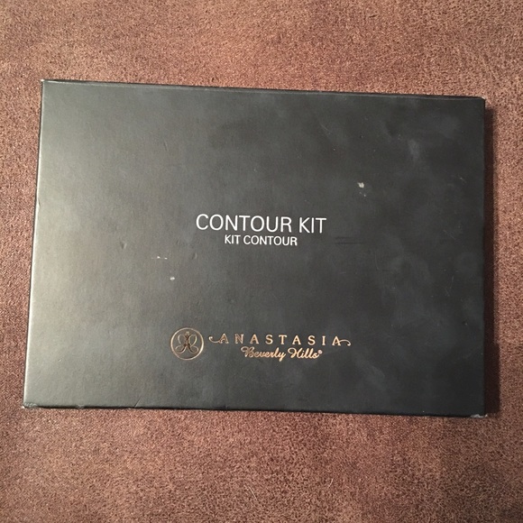Anastasia Beverly Hills contour kit