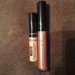 Bare Minerals lipgloss