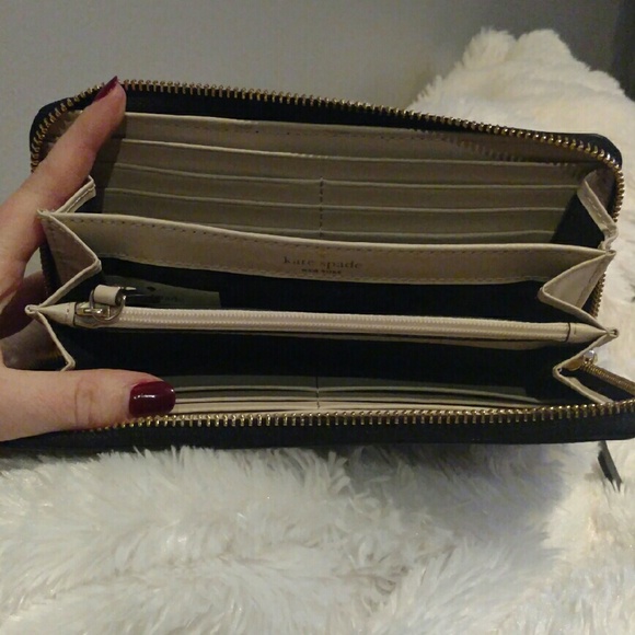 Kate Spade New York Lillian Court Lacey Wallet - Picture 4 of 4