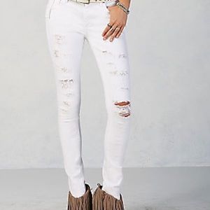 White true Religion Halle skinny fit destroyed.