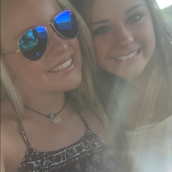 Meet your Posher, Cara