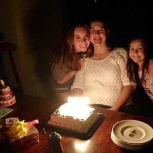 Meet your Posher, Laura