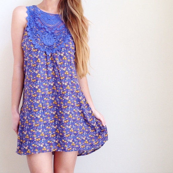 floral lace dress - Picture 2 of 5