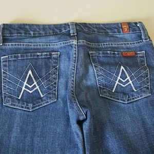 These are a great pair of jeans! SaLe!!!