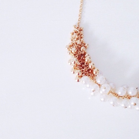 gold charm necklace - Picture 2 of 2