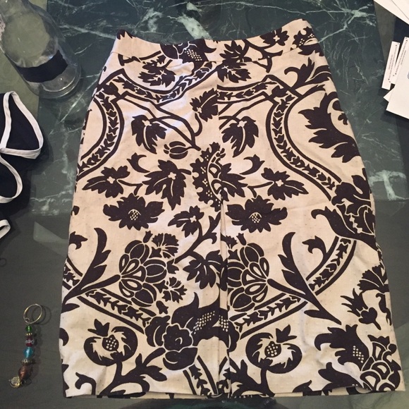 Cute Ann Taylor Loft pencil skirt