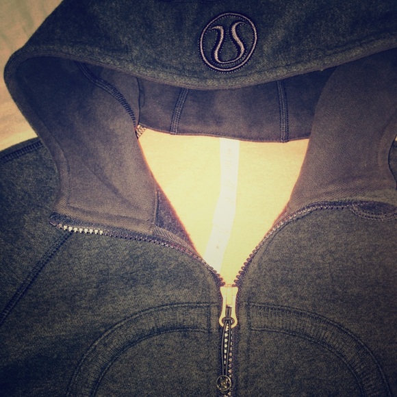 ✖️SOLD✖️ Rare. Lululemon Beach Scape Scuba hoodie