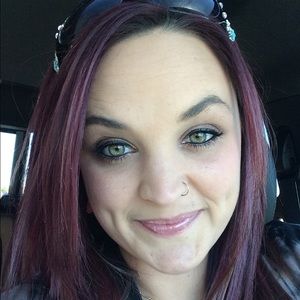 Meet your Posher, Devin