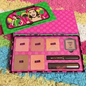 Real Cheeky Party: blushing beauty kit by Benefit