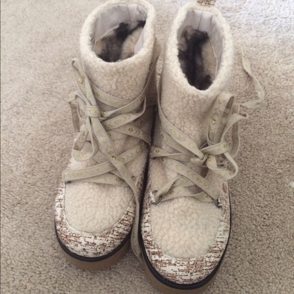 SOLD house of harlow booties