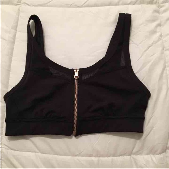 Lululemon drop it like its hot bra