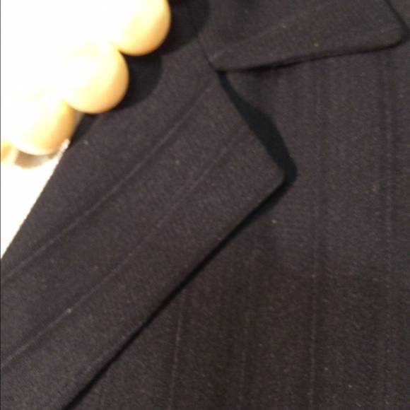 Fitted jacket. Grey pinstripe lined - Picture 2 of 4