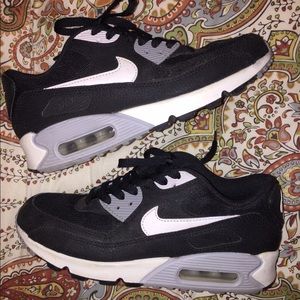 Women's size 7 Nike Air Max