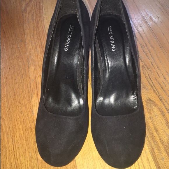 Black wedges