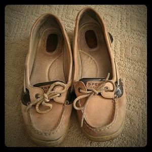 Sperry size 9