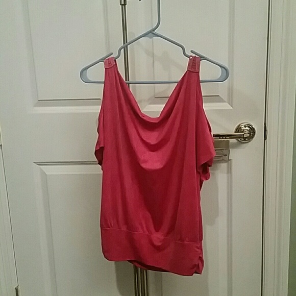 Cute pink  cold shoulder shirt - Picture 1 of 3