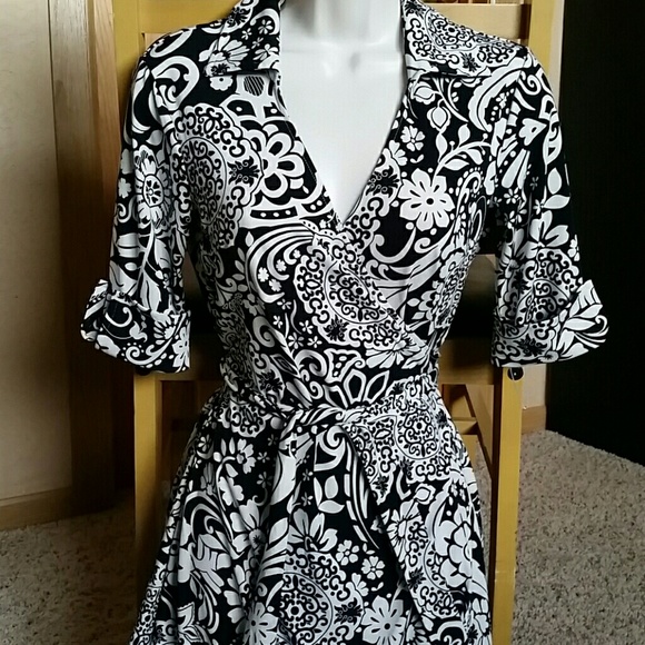 Ann Taylor Dresses & Skirts - NWOT Ann Taylor Wrap Dress