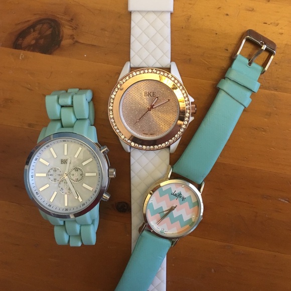 Set of three watches from the Buckle