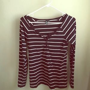 Super comfy black and white striped shirt