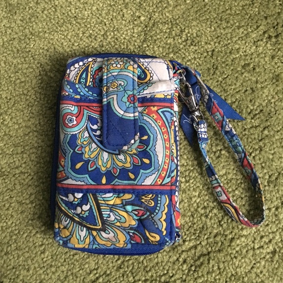 Vera wristlet