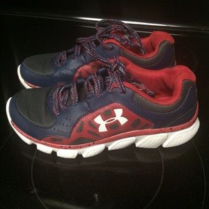 Boys youth UA shoes